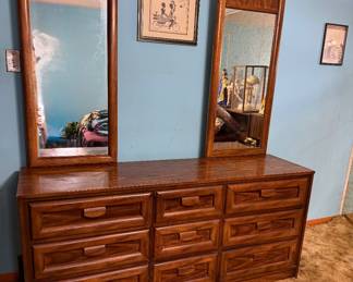 Beautiful Basset MCM Dresser & Mirrors