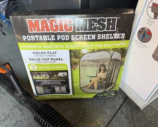 Portable mesh pod screen shelter