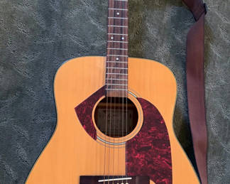 Lot 1: Vintage Takamine Acoustic Guitar