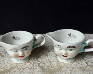 Lot 29: 2 Bailey’s Irish Cream Wink Creamers