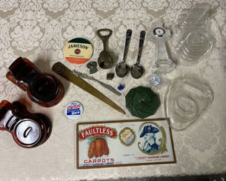 Lot 16: Vintage Lot of Smalls