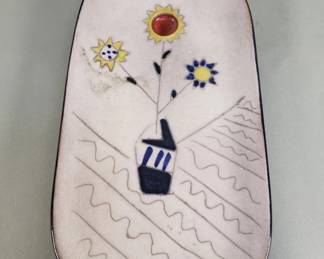 430 Lot 413 Vintage pottery tray