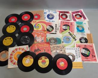 442 Lot 419 Group of vintage 45rpm records