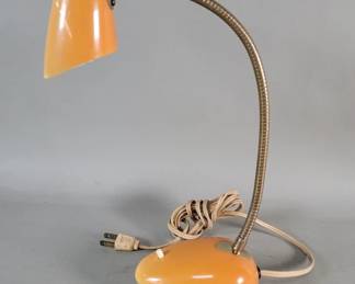 655 Lot 581 MCM style Japanese goose neck desk lamp metal
