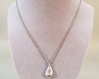 026 Lot 35 Tiffany and Co Elsa Peretti Sterling silver chain