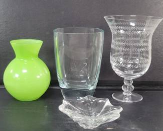 294 Lot 337 Group of crystal and glass vases and bowl