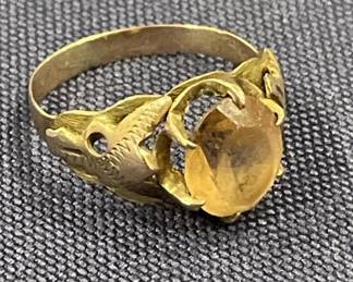 048 Lot 446h 22 carat gold ring with stone