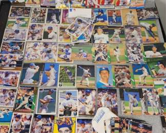 253 Lot 308h Vintage Dodgers baseball cards 1 autographed