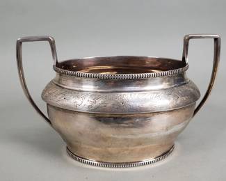 008 Lot 192 Antique sterling silver hallmarked twin handled sugar bowl