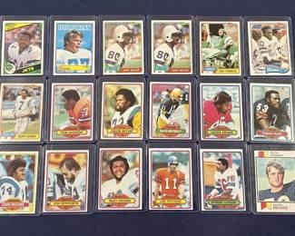 366 Lot 381h Lot of 1970s and 80s Topps football cards