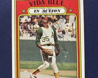 523 Lot 459h 1972 Topps In Action Vida Blue signed card