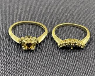 027 Lot 447h 14 carat gold wedding ring with stone