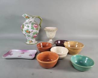 578 Lot 509 Group of vintage Bauer bowls ceramic vase