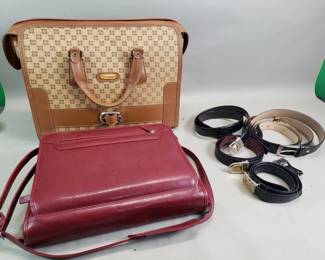 540 Lot 474 Group of computer laptop bag padfolio briefcase
