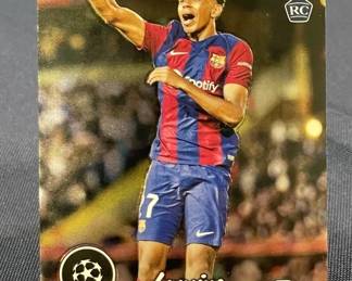 382 Lot 389h 2024 Topps Chrome Lamine Yamal rookie soccer card