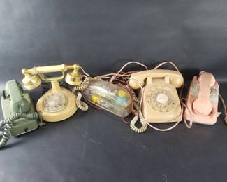 327 Lot 356 Group of vintage landline telephones