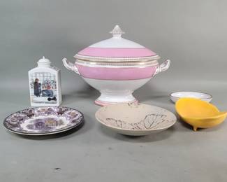 603 Lot 532 Group of porcelain and pottery bowls plates