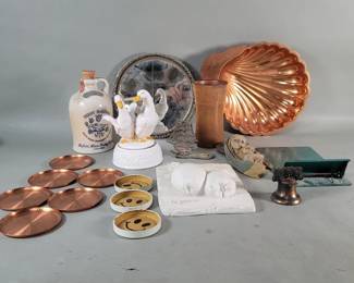 569 Lot 501 Box of miscellaneous copper clamshell bowl