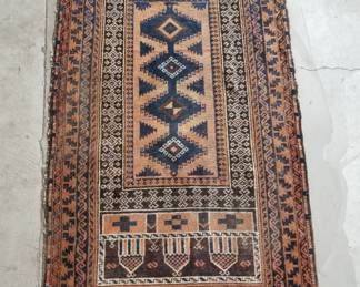 111 Lot 651 Vintage handmade rug
