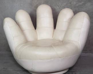031 Lot 40 Vintage faux leather swivel hand chair