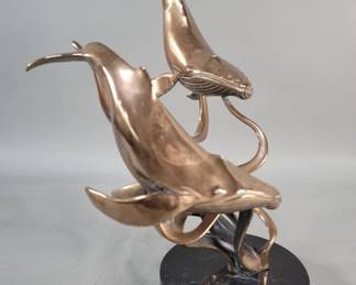 019 Lot 684 Gary Reeves bronze whale sculpture on a marble base