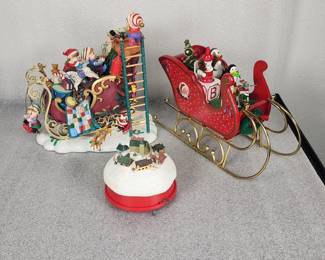 467 Lot 431h Vintage Christmas music boxes