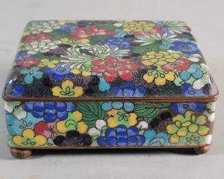699 Lot 622 Vintage cloisonne trinket box