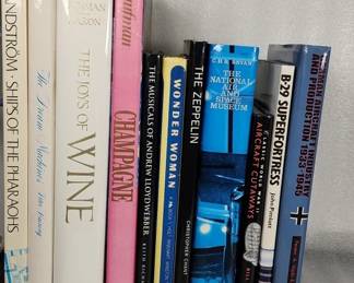 170 Lot 409h Collection of vintage hardcover coffee table books