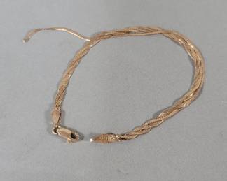 113 Lot 221 14k gold bracelet