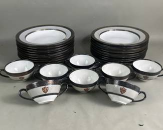779 Lot 697 26pcs porcelain and silver inlay plates and