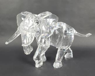 083 Lot 48 Swarovski Crystal mother elephant figurine