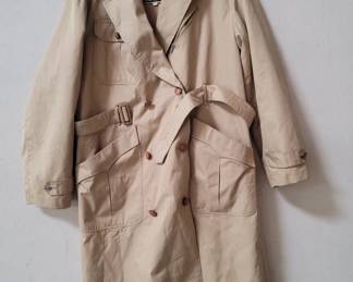 250 Lot 307 Vintage Cortefiel double breasted trech coat