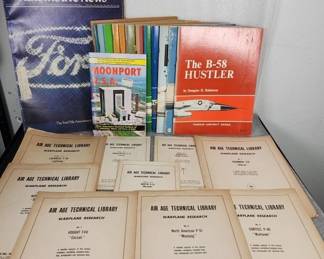 425 Lot 410h World War II era warplane and aircraft pamphlets