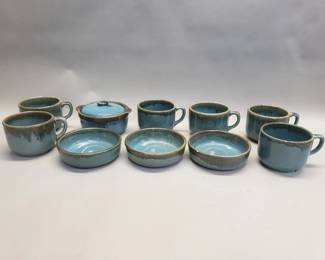 573 Lot 504 Group of vintage pottery mugs and bowls