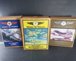 725 Lot 647 Bundle of Wings of Texaco airplane models spoke