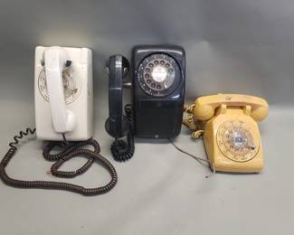 373 Lot 385 Three vintage rotary telephones