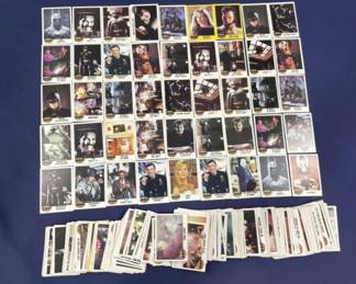 445 Lot 420h Large lot of 260 1989 Batman trading cards