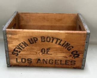 071 Lot 80 Vintage Seven Up Bottling Co of Los Angeles wood