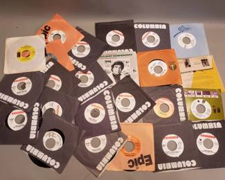 397 Lot 397 Group of vintage 45rpm records