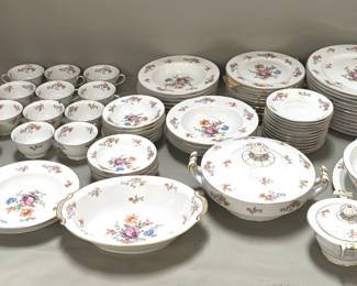 524 Lot 460 Vintage Noritake Aldea dinnerware set