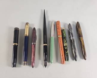 512 Lot 454 Group of vintage fountain pens