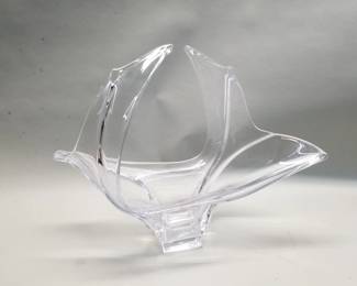 230 Lot 295 Cristal France glass centerpiece or sculpture