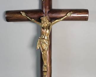 714 Lot 636 Vintage brass crucifix
