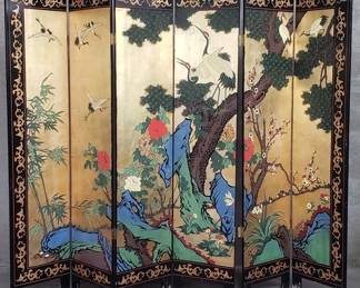 142 Lot 151 Vintage 6 panel Chinese hand painted and gold