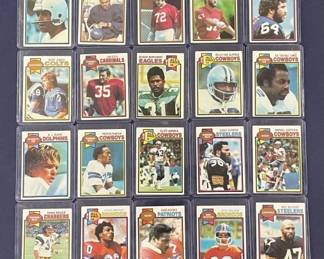 374 Lot 385h Lot of 1979 Topps football cards