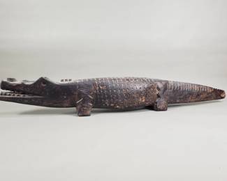 454 Lot 425 Hand carved wood crocodile