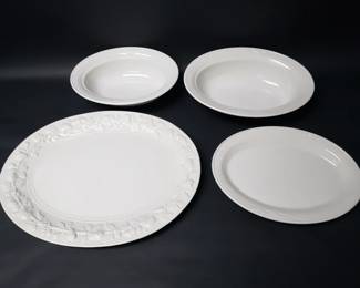 533 Lot 467 Group of corningware bowl plate and ceramic tray