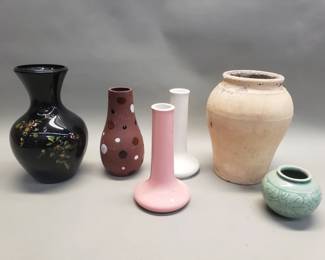 563 Lot 496 Group of vintage porcelain glass and ceramic