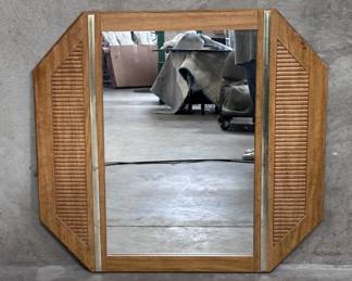 224 Lot 260 1980s Postmodern Honey Oak veneer octagonal