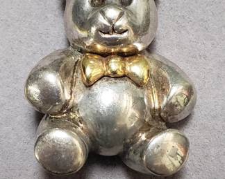 033 Lot 41 Tiffany and Co Elsa Peretti Teddy Bear Sterling silver and 18k gold brooch